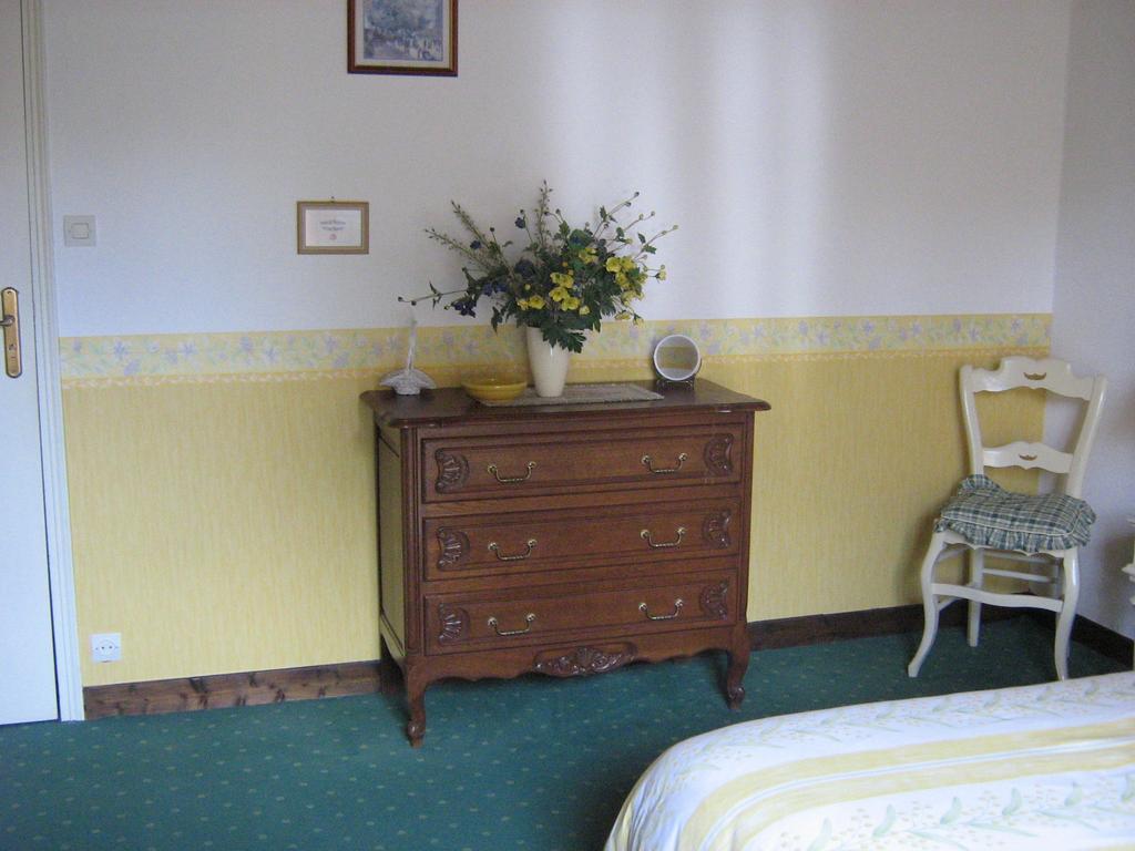 Le Moulin De Fillievres Bed & Breakfast Oda fotoğraf