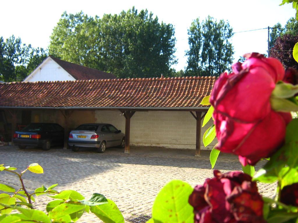 Le Moulin De Fillievres Bed & Breakfast Dış mekan fotoğraf